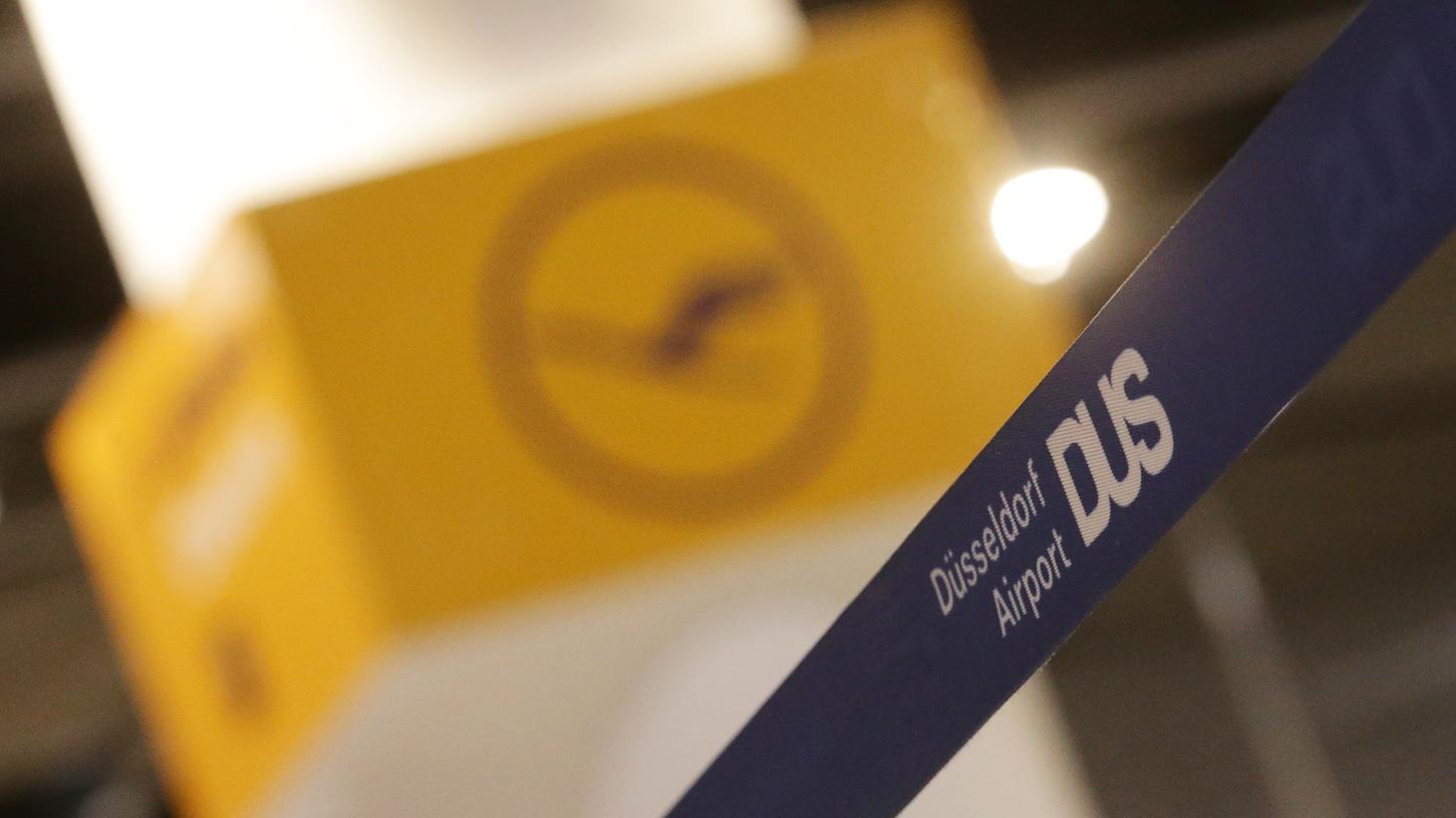 Lufthansa und die Flugbegleitergewerkschaft Ufo wollen am Sonntag ins Gespräch kommen und über eine Schlichtung beraten.