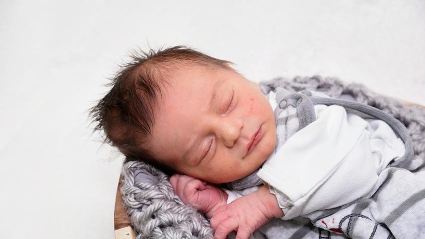 In den Kliniken Hallerwiese kam Felix am 6. November zur Welt. Mit einer Größe von 53 cm wog der Kleine 3185 Gramm.