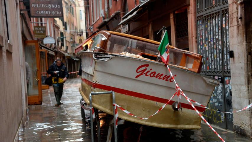Katastrophale Verwüstungen: Hochwasser überschwemmt Venedig