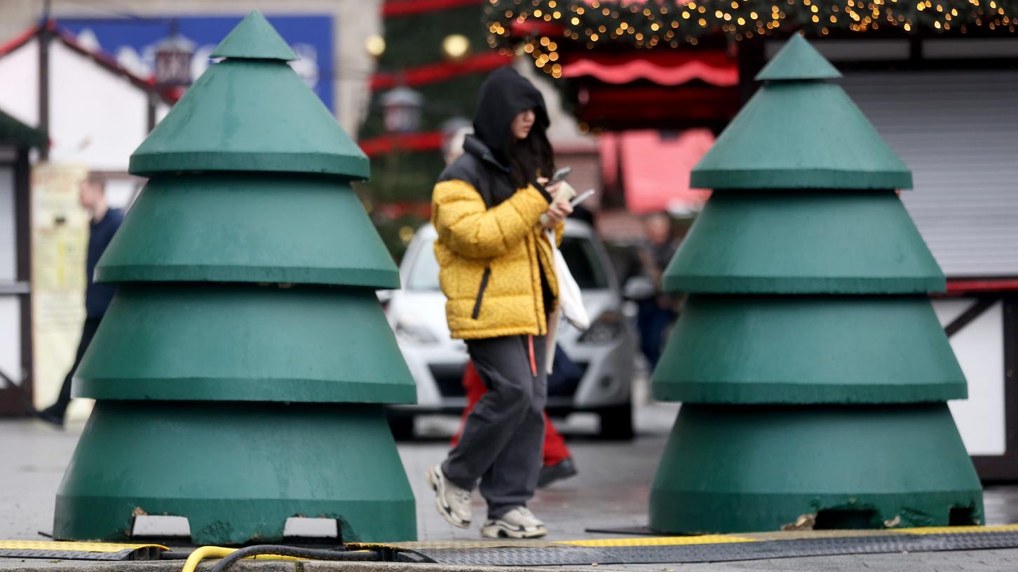 Tannen statt Klötze - damit möchte die Stadt Essen künftig den Weihnachtsmarkt absichern.