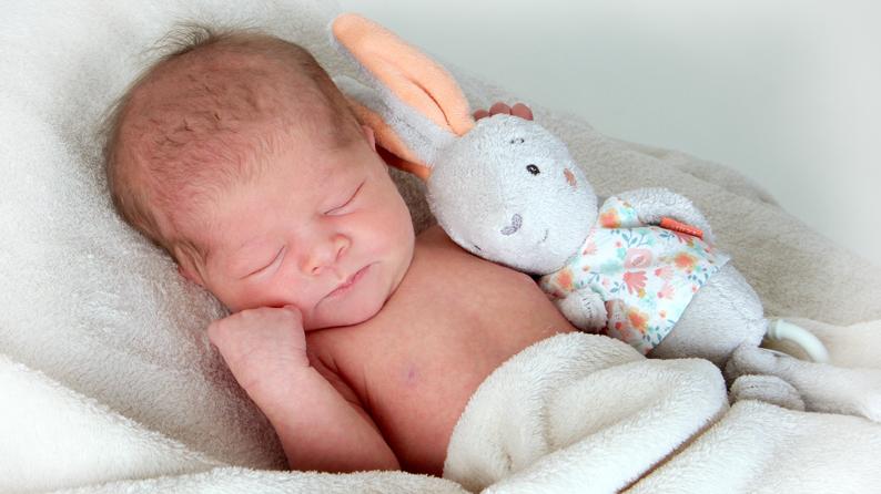 Mit einem Kuschelhasen träumt es sich doch besonders schön: Die kleine Melissa wurde am 8. November im St. Theresien-Krankenhaus geboren. Dabei wog sie 3240 Gramm und war 52 Zentimeter groß.