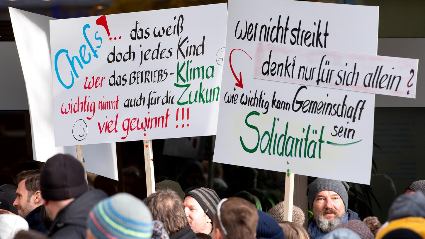 Die Gewerkschaften Bayerischer Journalisten-Verband (BJV) und Verdi haben beim BR zu einem 48-Stunden-Warnstreik in Fernsehen, Rundfunk und Online-Angeboten aufgerufen.