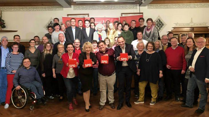 Mit dieser Mannschaft geht die SPD im Nürnberger Land in die Kreistagswahlen 2020. Vor das Spitzenquartett mit Baumann, Lipka, Plobner und Horlamus.