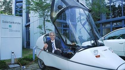 Eine Art offizielles «O’zapft is» beim Fraunhofer-Institut Eine Art offizielles «O’zapft is» beim Fraunhofer-Institut