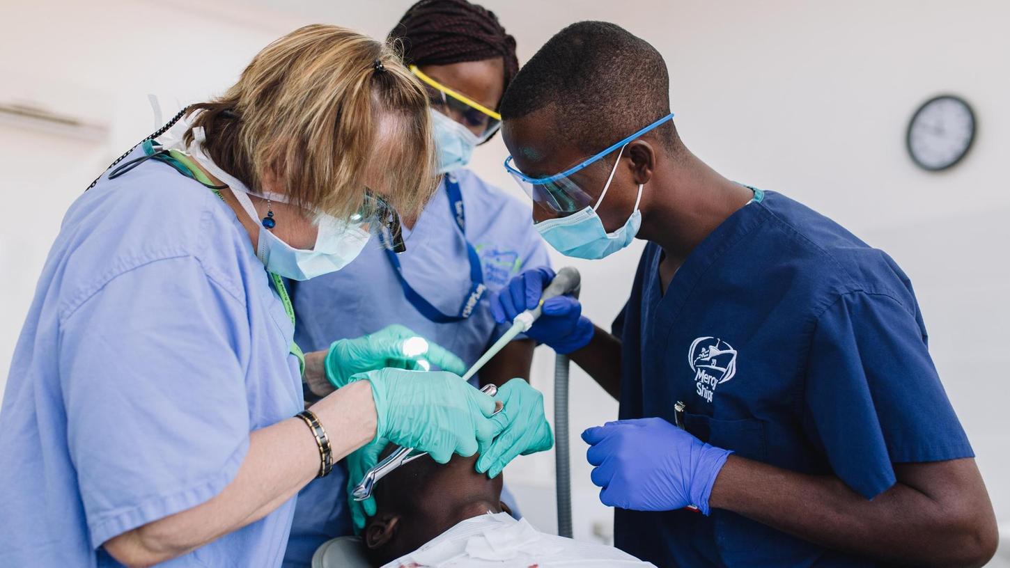Gunzenhausen: Als Zahnarzthelferin im Senegal