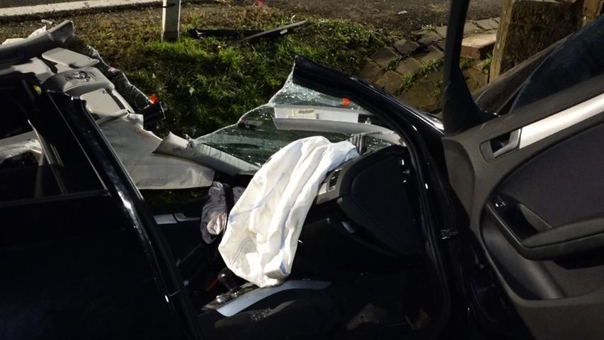 Autofahrer prallt frontal gegen Brückenpfeiler: Unfall in Unterfranken