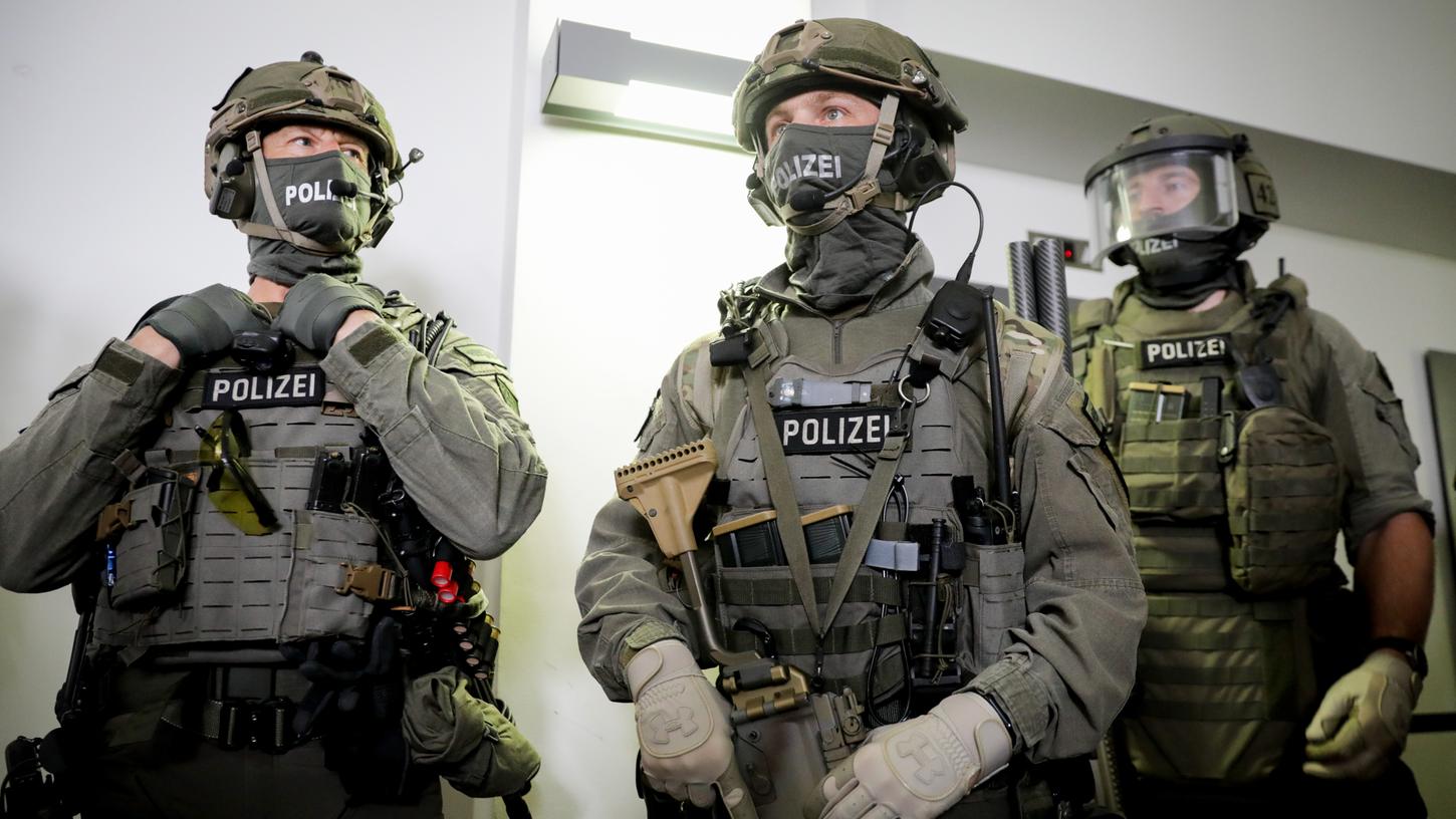 Mithilfe von GSG9-Spezialeinsatzkräfte wurde in Berlin ein 26-jähriger Mann aus Syrien verhaftet, weil er einen islamistischen Terroranschlag geplant haben soll.