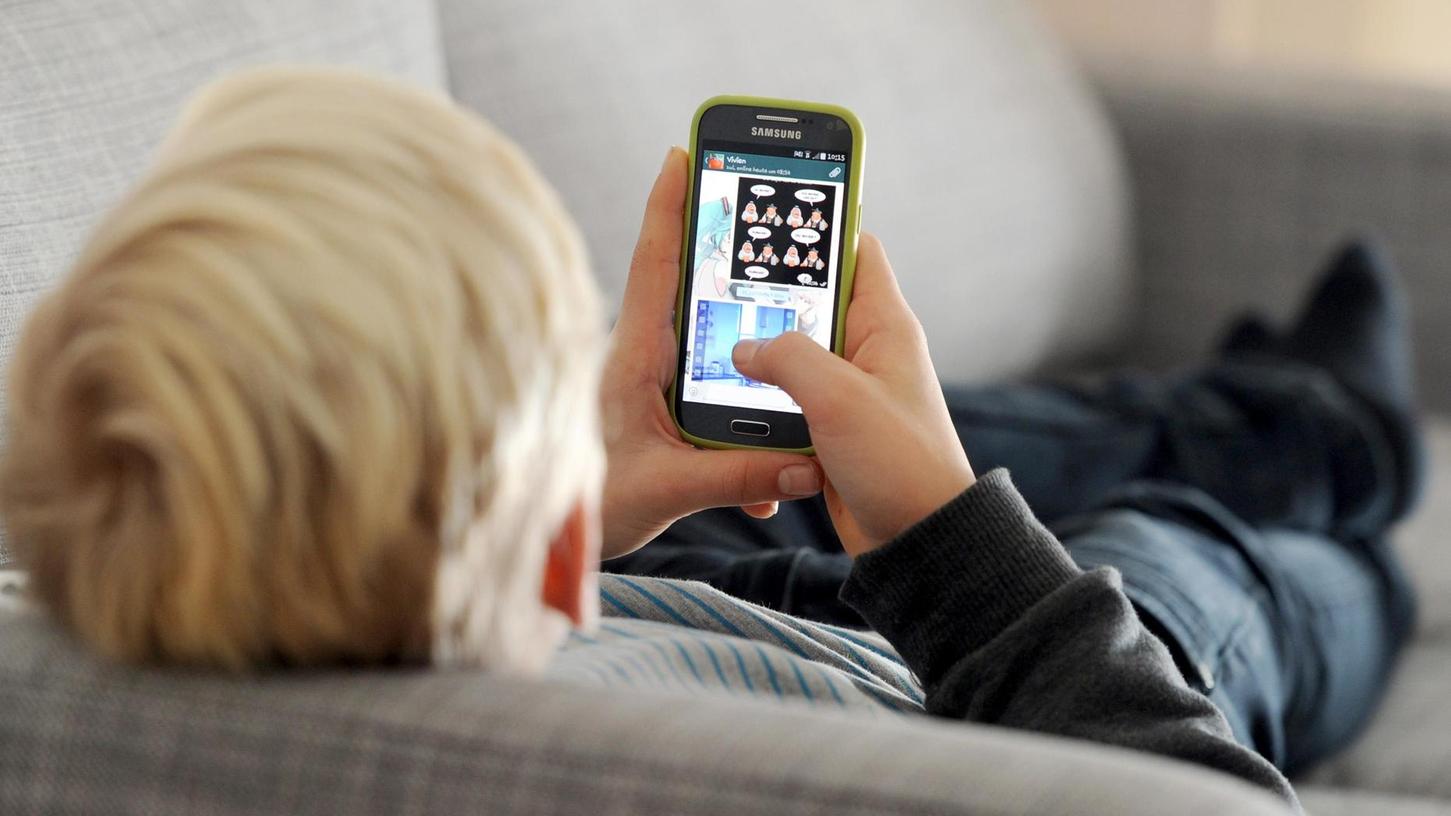 Smartphone: Eltern als Vorbilder