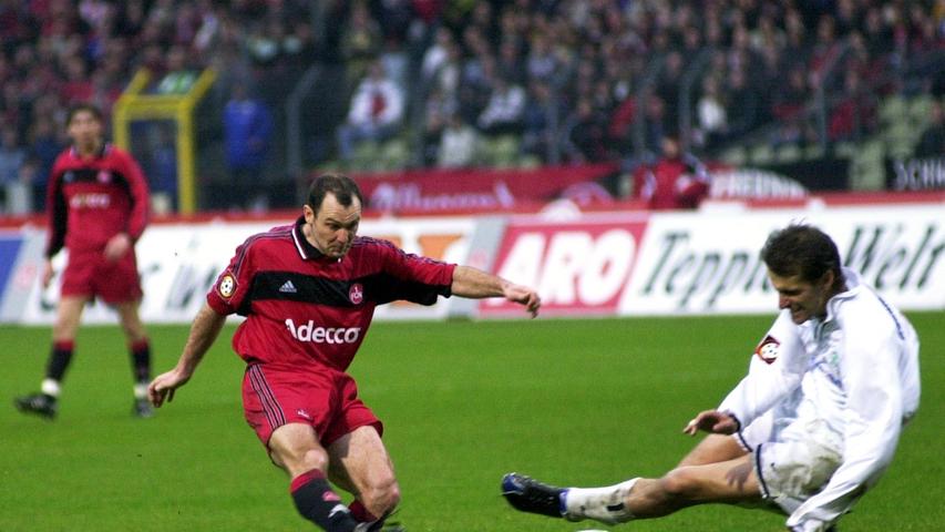 12480 Minuten spielte Armin, genannt Ärmel Störzenhofecker Fußball in der 2. Bundesliga. Störzenhofecker, geboren in Nürnberg, war durchaus für sein robustes Spiel bekannt, nötigte die Schiedsrichter aber nie zu einem Platzverweis. Zumindest wenn man "Nie" so definiert, dass es die Derbys im April 1998 und im März 2001 ausklammert. Da flog Störzenhofecker tatsächlich beide Male mit Gelb-Rot vom Platz. Beide Male in Nürnberg, beide Male gewann die Spielvereinigung mit 1:0.