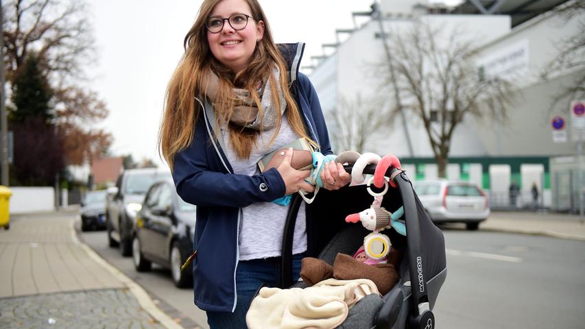 Melanie Wichmann (27) hat zwei Kinder, Tochter Lina ist acht Wochen alt und längst schon angemeldet im Kids Klub als echter "Ronhof Racker". Die junge Mutter ist natürlich auch begeisterter Kleeblatt-Fan und tippt: "2:1 für die Fürther."