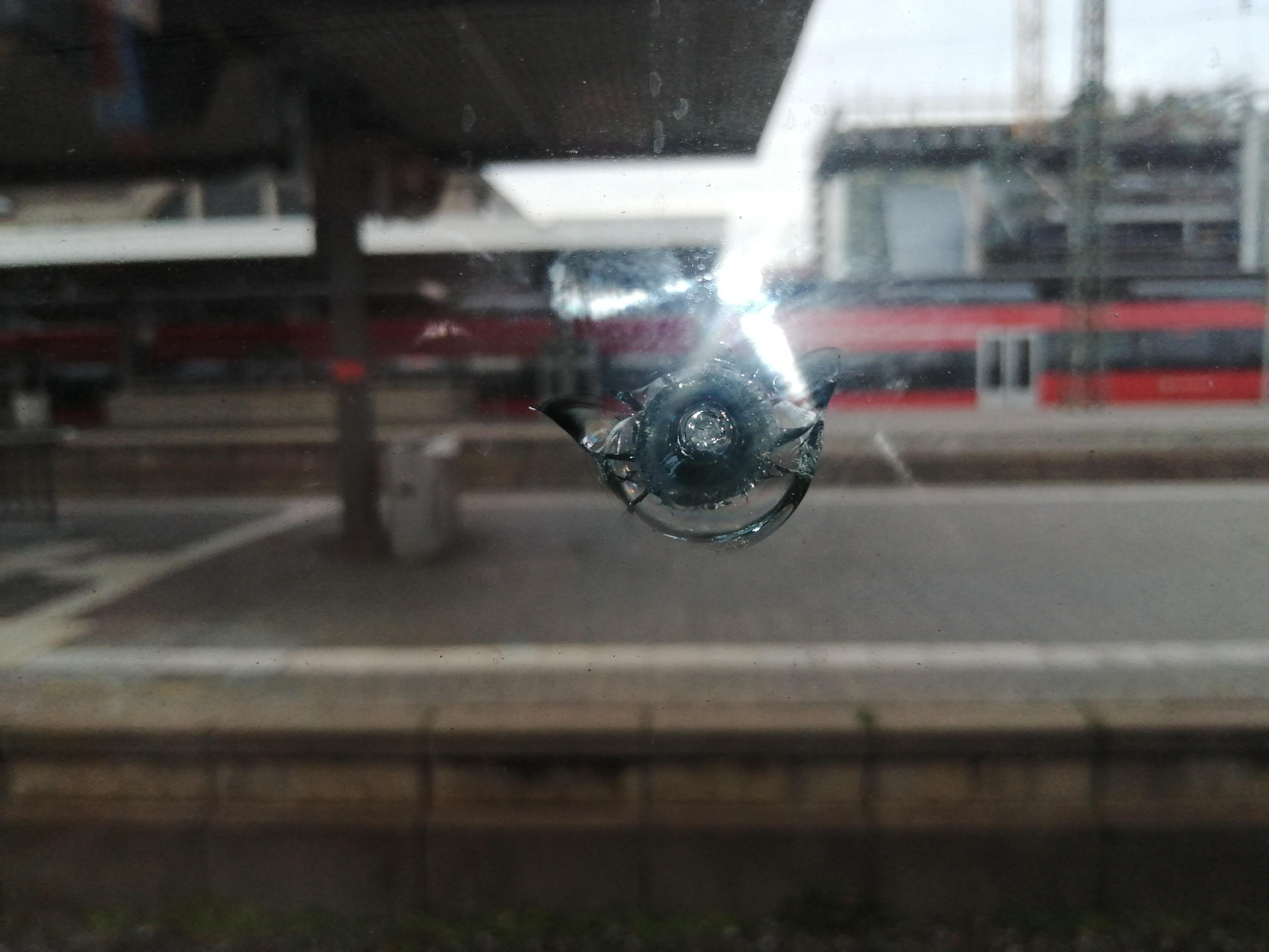 191125_111_IN_ÖA_ICE Scheibe.jpg