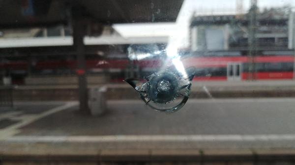 191125_111_IN_ÖA_ICE Scheibe.jpg