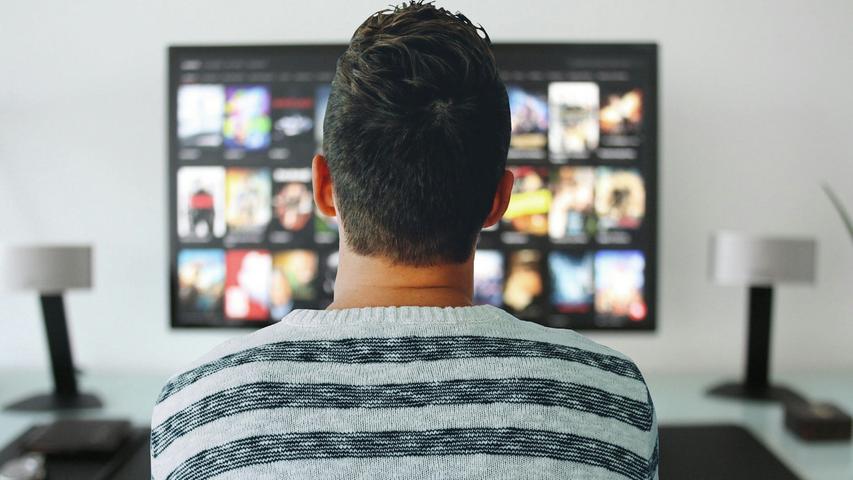 Im Dezember bringt die Deutsche Telekom einen eigenen Streaming-Stick für Magenta TV auf den Markt. Unabhängig vom Internetanbieter soll man mit dem Stick in der Lage sein neben der MagentaTV-App auch auf Dienste wie Netflix, Amazon Prime und Youtube zugreifen zu können.