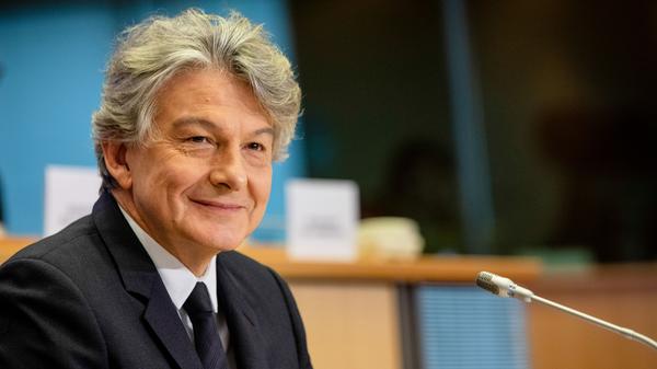 Der frühere Unternehmer und Minister Thierry Breton ist Kommissar für den Binnenmarkt. Er war bis Ende Oktober Geschäftsführer des französischen IT-Dienstleisters Atos. Von 2002 bis 2005 leitete er den französischen Telekommunikationsriesen France Télécom. Von 2005 bis 2007 war er Wirtschafts- und Finanzminister. Die erste Nominierte, Sylvie Goulard, war wegen laufender Ermittlungen in einer Scheinbeschäftigungsaffäre abgelehnt worden.