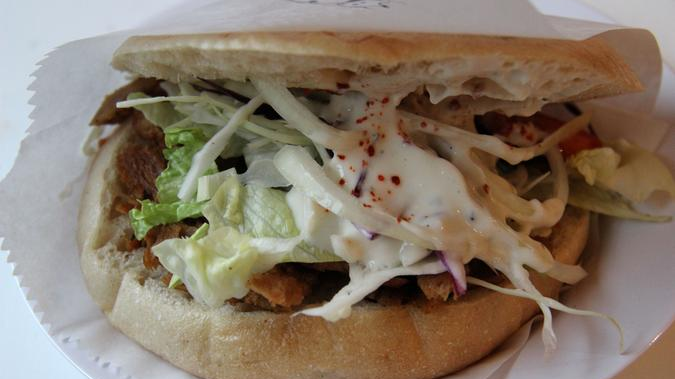 Frisch vom Spieß: Ein veganer Dönerladen für Nürnberg Frisch vom Spieß: Ein veganer Dönerladen für Nürnberg