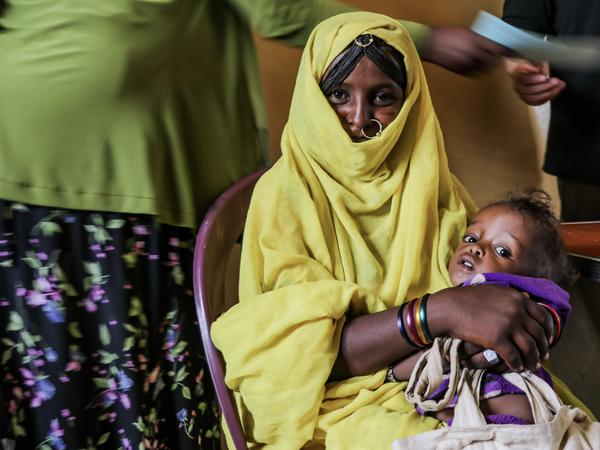 Die Situation von Frauen und Kindern ist im Sudan häufig prekär. Die Hilfsorganisation CARE leistet Unterstützung.