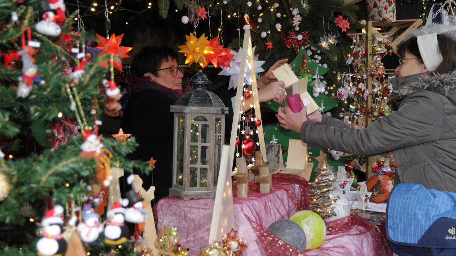 Wie im vergangenen Jahr lädt auch heuer wieder der Eggolsheimer Adventsmarkt zum gemütlichen Bummeln ein. Aber auch viele weitere Märkte finden am ersten Adventswochenende statt und stimmen auf die Weihnachtszeit ein.