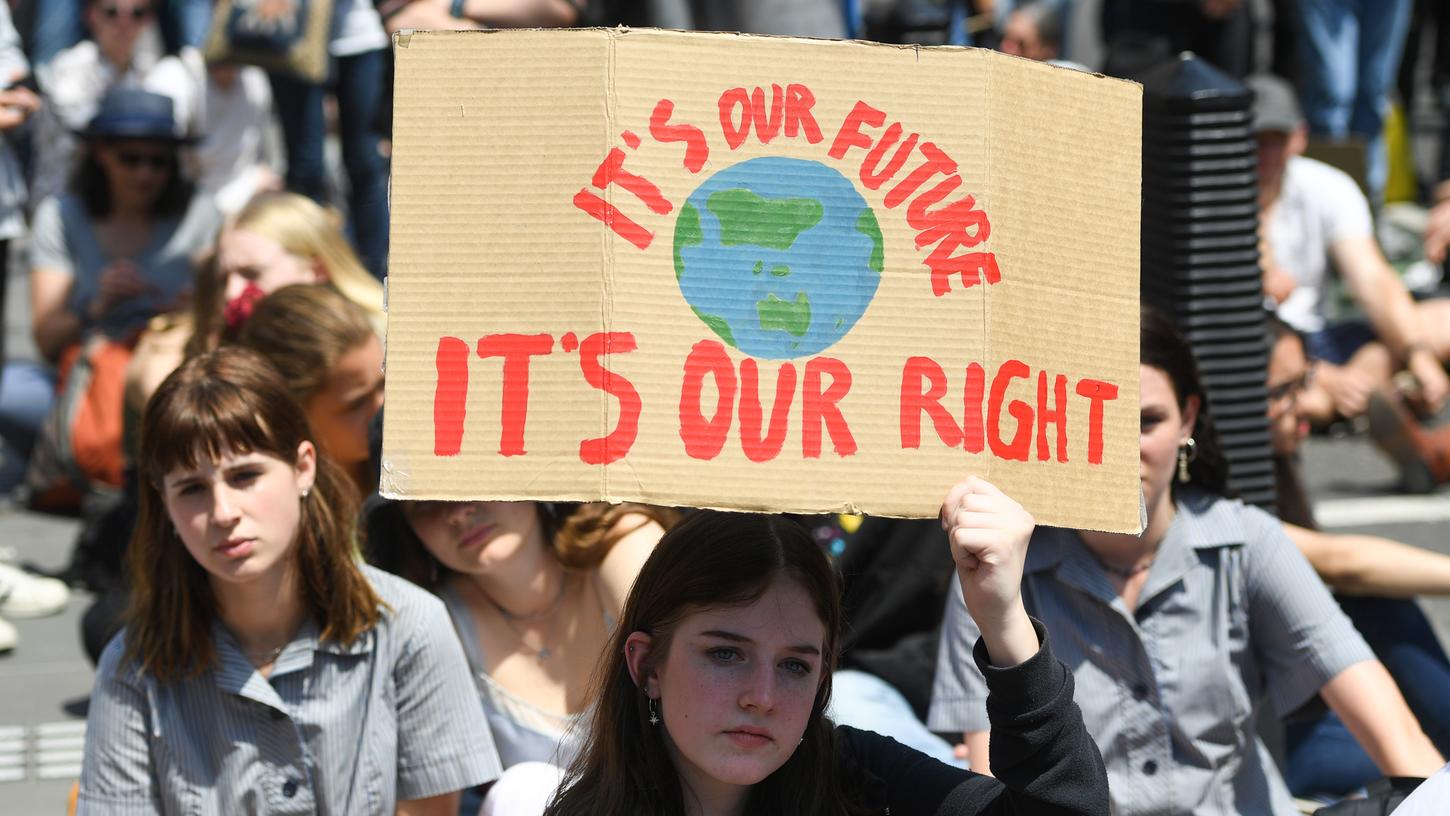 Weltweit werden abertausende Menschen am Freitag auf die Straßen gehen, um für besseren Klimaschutz zu protestieren.