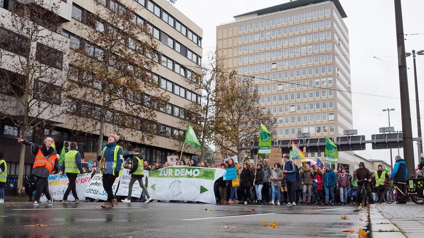 Globale Demo: Hunderte Klimaschützer streiken in Nürnberg