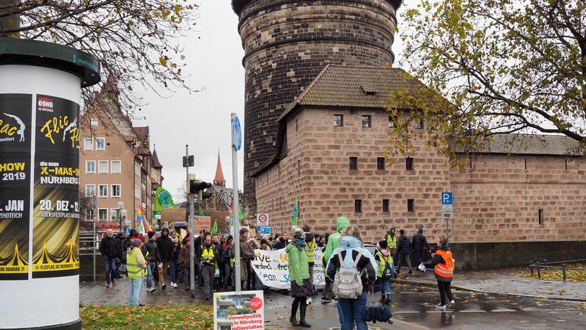 Globale Demo: Hunderte Klimaschützer streiken in Nürnberg