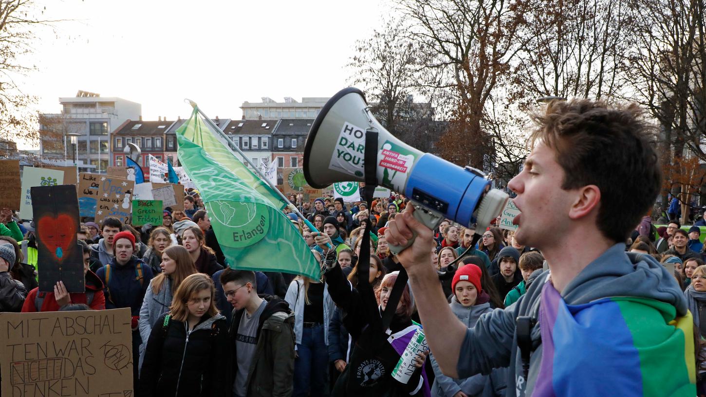 Laut sein für mehr Klimaschutz - diesem Motto folgten am Freitag in Erlangen viele junge Menschen.