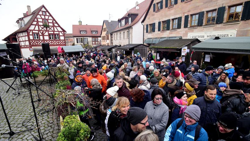 Adventsmarkt im Schatten der Cadolzburg