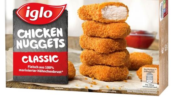 Kartonverpackungen, die nicht beschichtet sind, dürfen in die Papiertonne. Sobald innen eine Kunststoffschicht verarbeitet ist, gehört der Müll in die Gelbe Tonne. Den Unterschied erkennt man, wenn man das Papier einreißt, denn bei beschichtetem Papier kommt dann oft eine dünne Folie zum Vorschein.