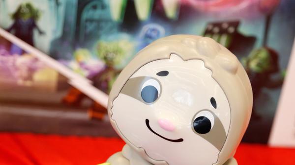 Schönheit liegt bekanntlich im Auge des Betrachters. Und es gibt zweifellos viele Menschen, die dieses singende Faultier von Mattel grandios finden - schließlich gehört es Experten zufolge zu den angesagtesten Spielzeugen 2019. Was wohl echte Faultiere denken?