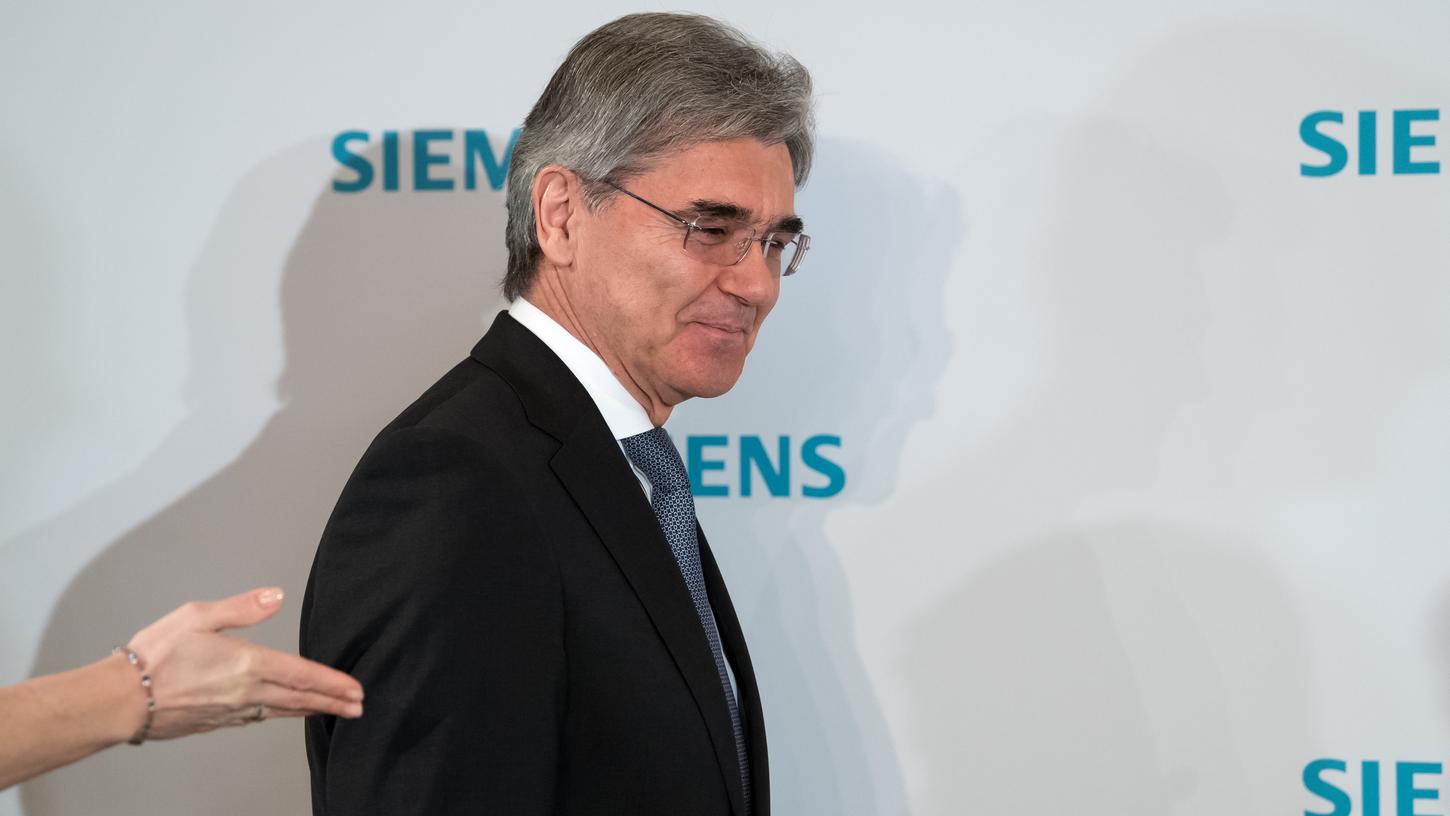 Siemens-Chef Joe  Kaeser hat im abgelaufenen Geschäftsjahr erstmals mehr als 10 Millionen Euro vom Konzern erhalten.