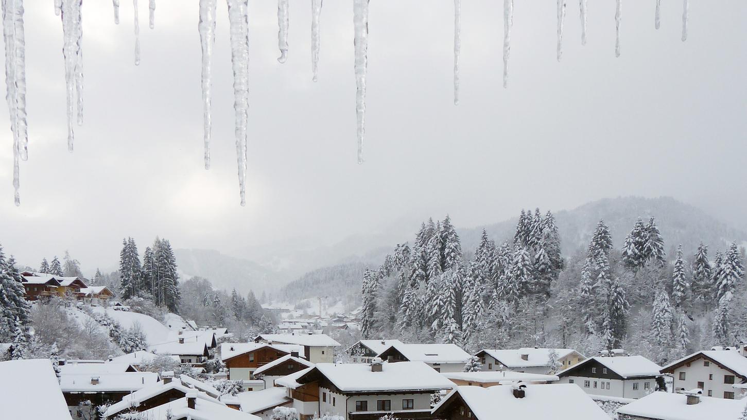 Die Hoffnung auf Schnee an Weihnachten keimt in jedem Jahr neu auf. Doch wie wahrscheinlich ist das überhaupt? Die Hoffnung auf Schnee an Weihnachten keimt in jedem Jahr neu auf. Doch wie wahrscheinlich ist das überhaupt?