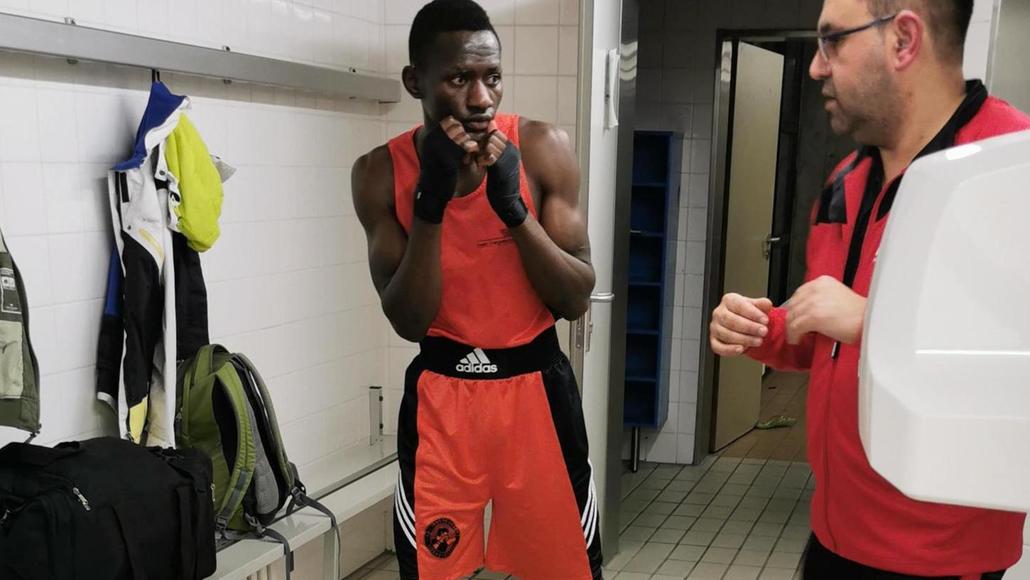 ASV-Boxer Andre Dassi teilte aus, bis das Handtuch flog