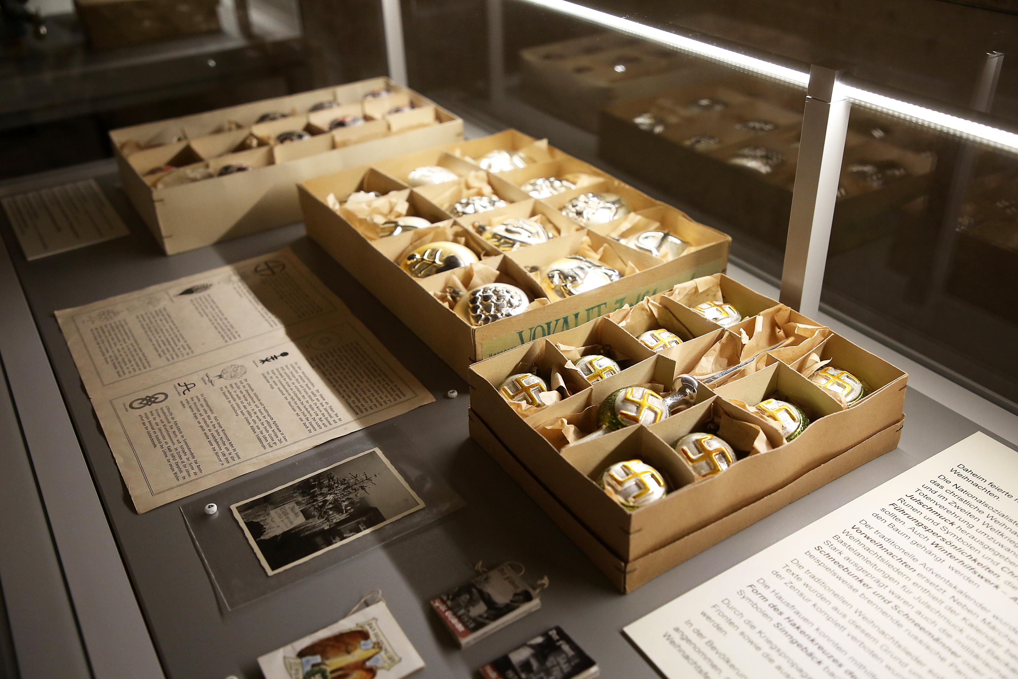 Weihnachten Unterm Hakenkreuz Und Modell Eisenbahn Das Gibt S Im Pfalzmuseum Forchheim Zu Sehen Forchheim Nordbayern