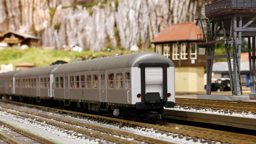 Weihnachten unterm Hakenkreuz und Modell-Eisenbahn: Das gibt's im Pfalzmuseum Forchheim zu sehen