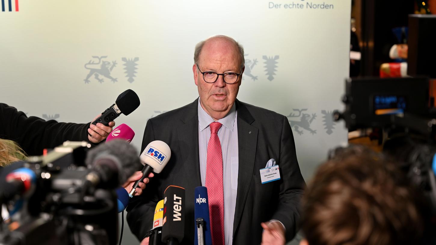 "Der Wille, da auch Straftäter nach Syrien wie nach Afghanistan abzuschieben, ist da.", sagte Hans-Joachim Grote (CDU), Innenminister von Schleswig-Holstein.