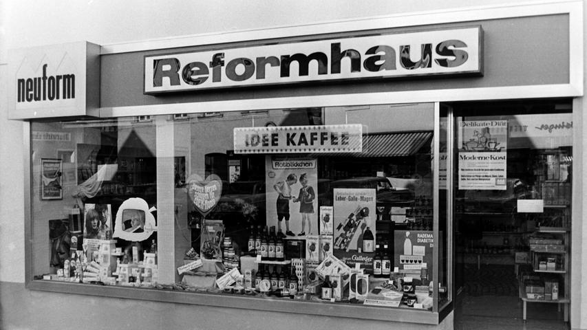Im Dezember 1969 eröffnete Karl Bayreuther am Unteren Markt in Pegnitz ein Reformhaus. Inzwischen hat das Geschäft längst wieder geschlossen. Später war in den Räumen unter anderem ein Dessous-Laden und "Hermanns Holzlädle" untergebracht.