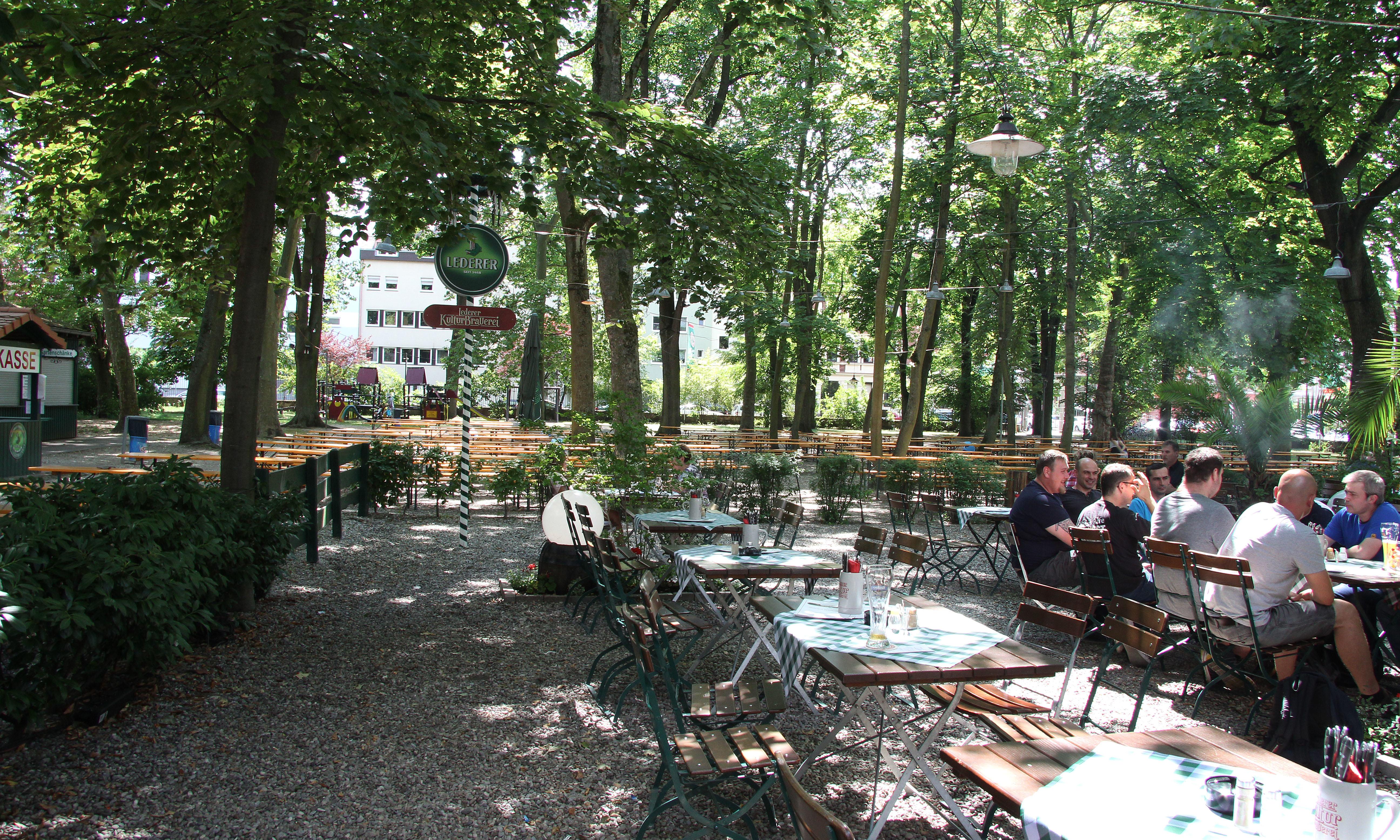 Geschlossen hat dagegen der Lederer Biergarten an der Nürnberger Sielstraße. Was der Eigentümer, ebenfalls Inselkammer aus München, mit dem Gelände vorhat, steht Ende 2019 noch nicht fest.