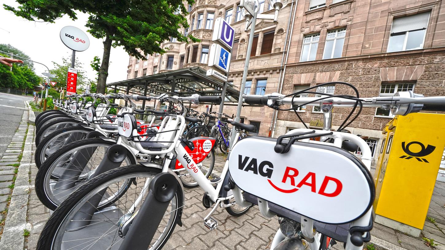 Seit Juni stehen in Nürnberg an verschiedenen Standorten Fahrräder der VAG zum Ausleihen bereit. Nicht nur Nürnberger greifen regelmäßig auf das Angebot zurück.