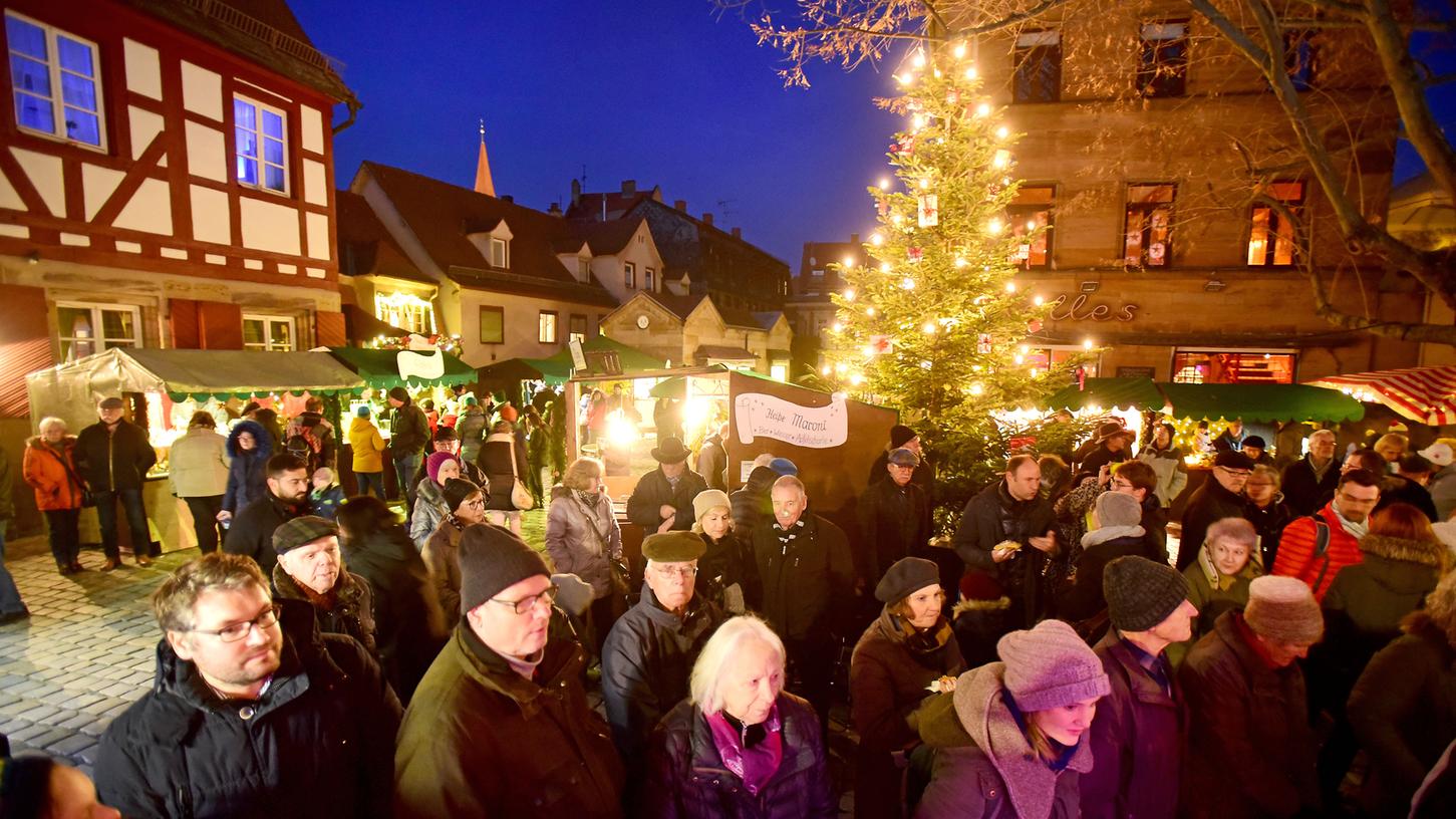 In diesem Jahr kann die Fürther Altstadtweihnacht, wie hier zuletzt im Jahr 2019, wieder wie gewohnt stattfinden.
