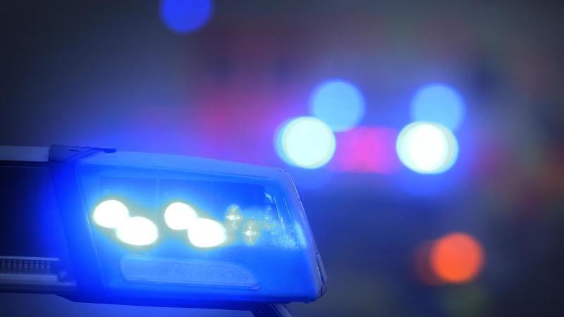 Zuhause alarmierte die Frau die Polizei. Zuhause alarmierte die Frau die Polizei.