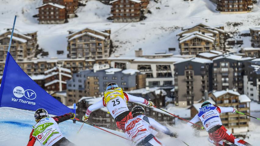 Spektakuläre Bilder produzieren erfahrungsgemäß die Skicrosser in diesen Tagen. Sie haben sich in Val Thorens in den französischen Alpen zum Weltcuprennen getroffen.