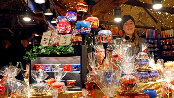 Für echte Weihnachtsstimmung sorgen diese Kerzen.