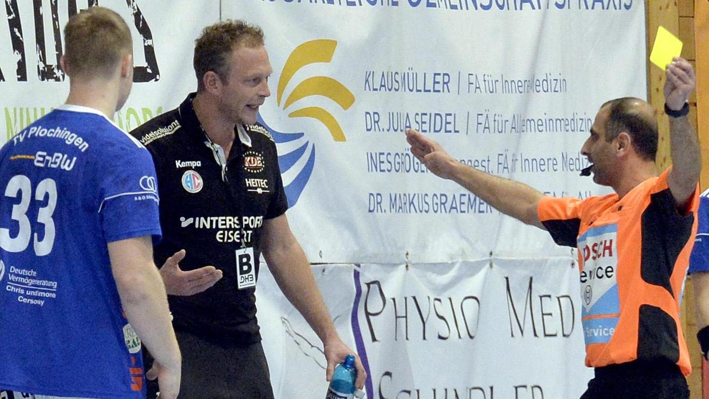 Coach Tobias Wannenmacher (Mitte) ärgerte sich über seine Spieler, aber auch die Schiedsrichter.