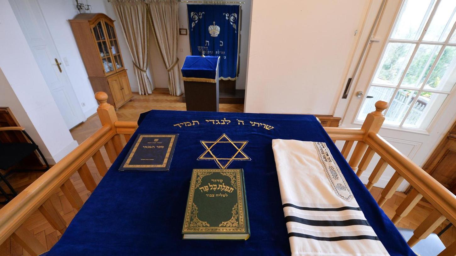  In einer alten Villa in der Rathsberger Straße in Erlangen hat die Jüdische Kultusgemeinde unter anderem eine Bibliothek und eine Synagoge eingerichtet.
