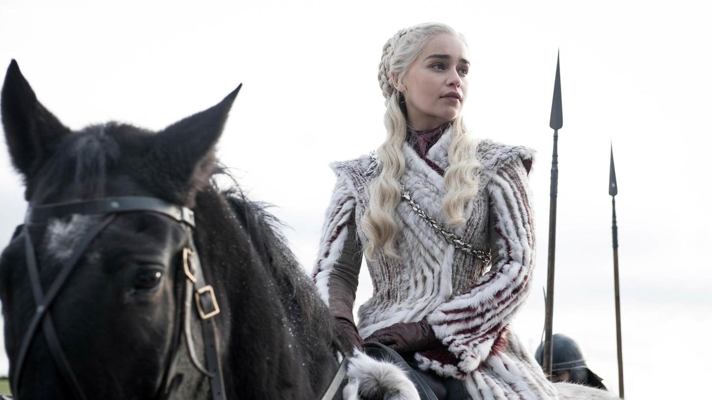 Emilia Clarke verkörpert als Daenerys Targaryen seit der ersten Staffel von "Game of Thrones“ einen der Hauptcharaktere der Serie. Auf ihrem Kreuzzug gegen die Sklaverei in Essos stößt sie auf Widerstände sowohl bei den "Herren" wie bei den Befreiten.