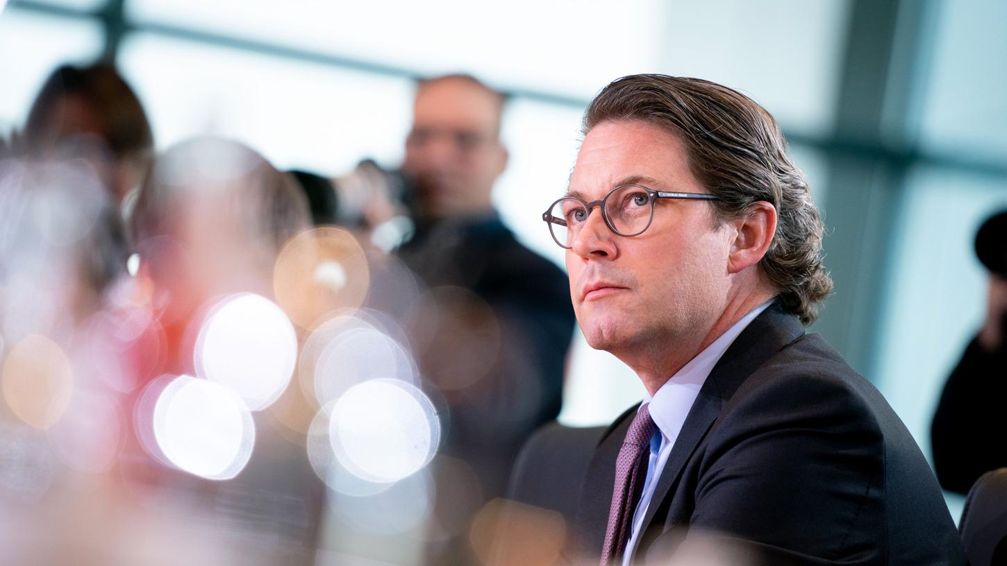 Verkehrsminister Andreas Scheuer steht unter Druck, weil er die Verträge zur Erhebung und Kontrolle der Maut mit den Betreibern Kapsch und CTS Eventim schon 2018 geschlossen hatte, bevor endgültige Rechtssicherheit bestand.