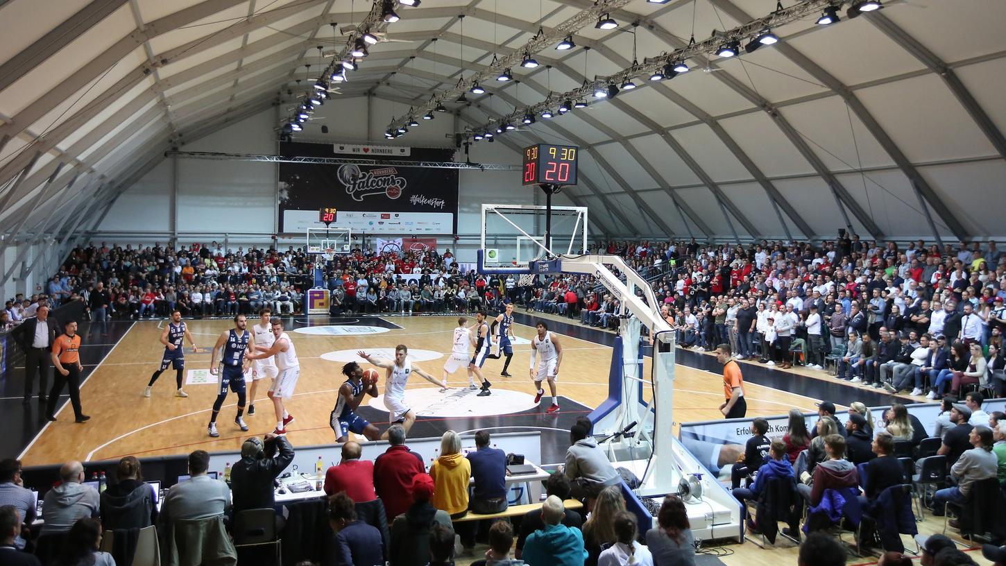 Gegen Heidelberg haben die Falcons eigentlich den Aufstieg geschafft. Nun treffen die Teams doch in der zweiten Liga wieder aufeinander. Gegen Heidelberg haben die Falcons eigentlich den Aufstieg geschafft. Nun treffen die Teams doch in der zweiten Liga wieder aufeinander.