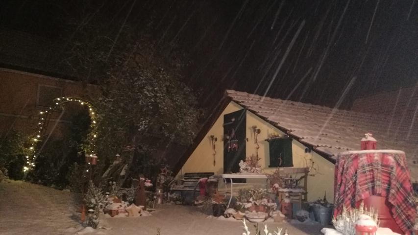 Weiße Flocken: Erster Schnee taucht Landkreis Forchheim in Weiß