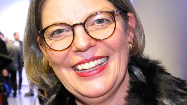 Von einem schwarzen Tag spricht Yvonne Coulin, Geschäftsführerin der Congress- und Tourismuszentrale. „Am Vormittag die Nachricht, dass die Biofach nur digital stattfindet, und dann die Absage aus dem Rathaus – das rührt an die Identität der Stadt.“ Dabei hatten die Hoteliers auf Gäste aus dem Ausland ohnehin nicht mehr zu hoffen gewagt, auch alle Nachbarländer sind ja inzwischen als Risikogebiete eingestuft. Jetzt drohen noch Stornierungen von Inlandsbuchungen, wobei auch andere Faktoren eine Rolle spielen. „Die Verunsicherung wächst ja seit einiger Zeit.“ Ein herber Schlag sei die Absage zugleich für den Einzelhandel, der mehr denn je auf derartige Impulse angewiesen sei.