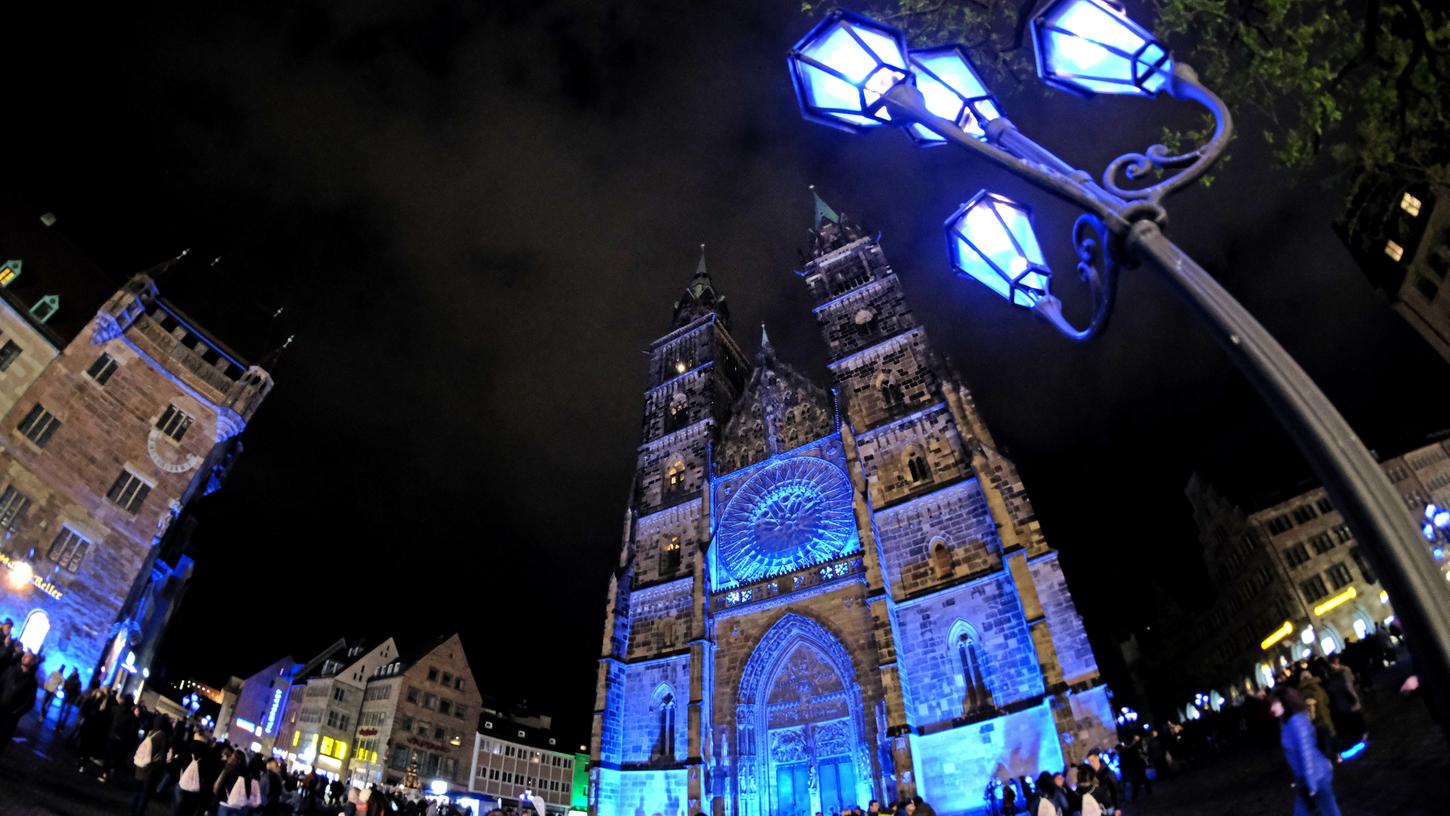 Ganz in Blau getaucht - wie auch sonst - präsentierte sich die Lorenzkirche vergangenen Mai in der Blauen Nacht.