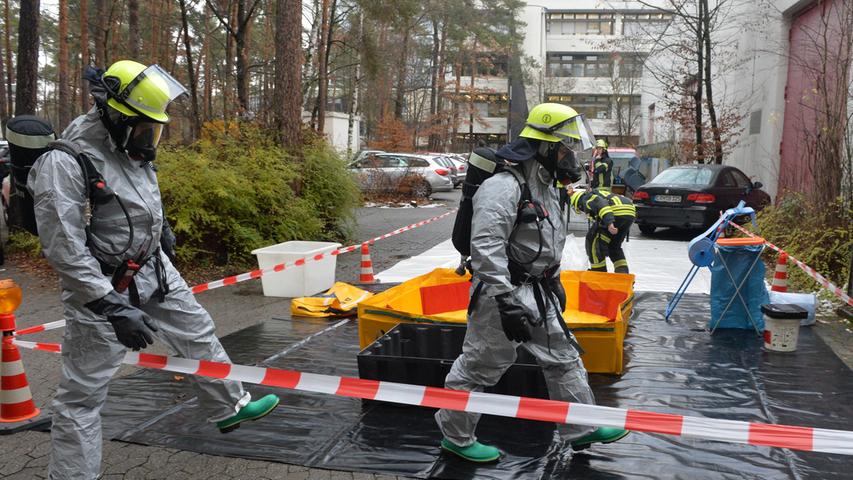 Chemie-Alarm in Erlangen: Säure verletzt vier Labor-Mitarbeiter